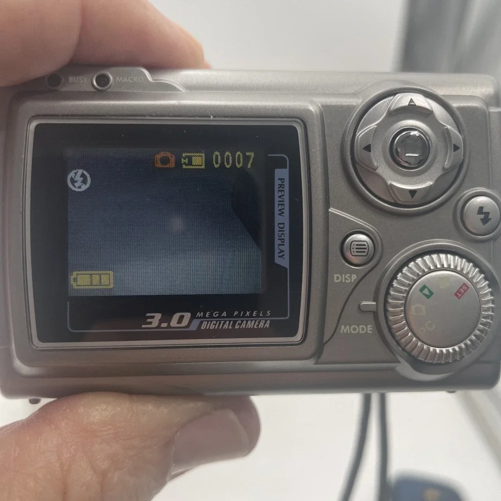 DXG-308 Ultra Compact Digital Camera 3.0MP Silver Point Shoot +Battery+Case